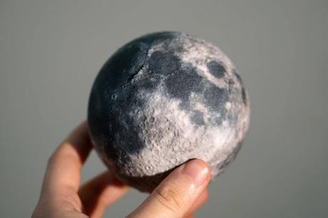 Adornando la habitación con el sistema solar en 3D