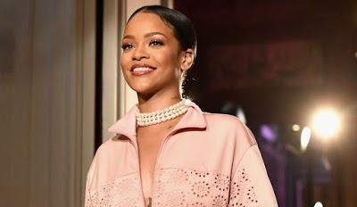 Rihanna y su línea de maquillaje