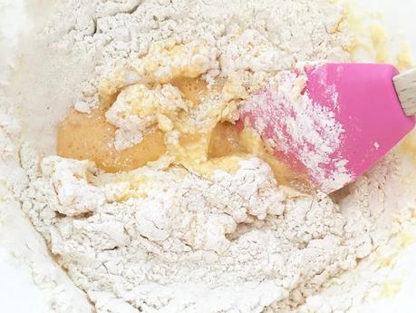 recetas delikatissen postres rápidos postres fáciles lemon brownie glaseado de limón Brownie de limón bizcochos caseros bizcocho de limón 