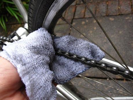 Sencillos pasos para desengrasar la trasmisión en la bicicleta