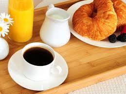 Soñar con un desayuno: Comienza el día con buen pie.