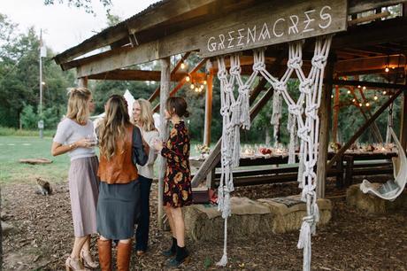 Mesa de campo en otoño