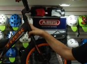 Disfrutar familia bicicleta