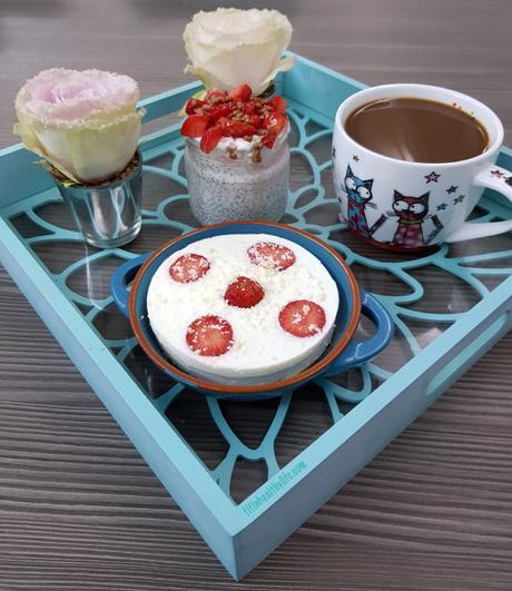 TARTA DE QUESO DE CHOCO BLANCO Y FRESAS TARTA DE QUESO DE CHOCO BLANCO Y FRESAS