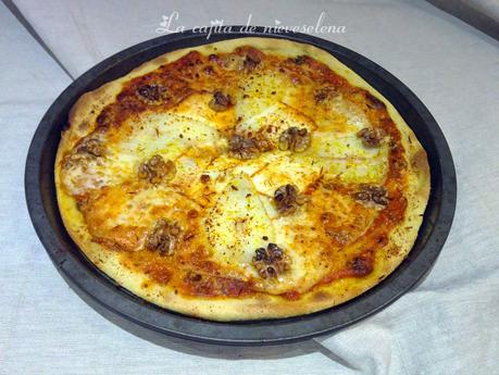 Pizza 4 quesos con nueces y pera al azafran