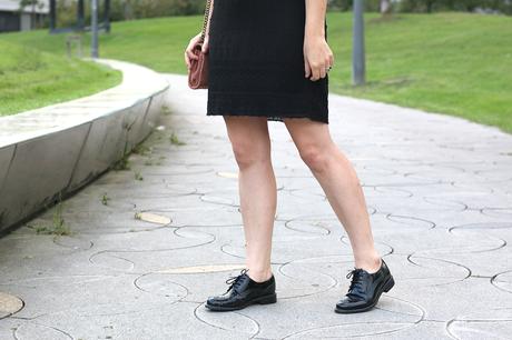 Outfit para el trabajo con vestido negro