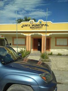 Incendian parte de Ayuntamiento de Monserrat de Tamayo