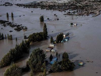 Vidal ahoga a los pampeanos: alcantarillas obstruidas deliberadamente para impedir que escurra el agua