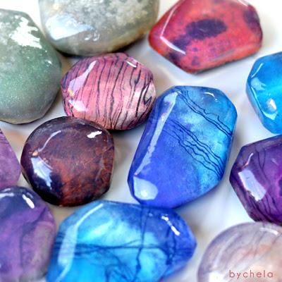 Gemstone soaps, jabones piedra o gemas.