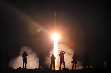 Lanzan la nave Soyuz MS-06 rumbo a la Estación Espacial Internacional #EEI #NASA