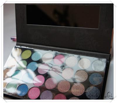 VIVA LA DIVA, Metal Eyeshadows Palette.