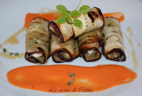 Rollitos de berenjena con tapenade y queso fresco