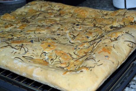 Focaccia de romero y queso gran padano