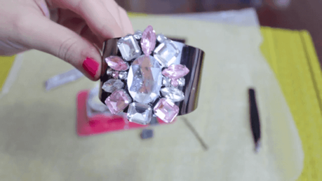 Decorar un vestido o dar un toque de brillo