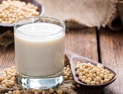 Beneficios de la leche de soya natural