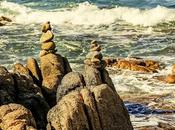 Equilibrio diagonal desafiando olas rotundidad