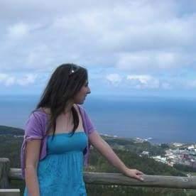 Viernes de poesía con el poeta del mes: Vanesa Sanmartín Viernes de poesía con el poeta del mes: Vanesa Sanmartín