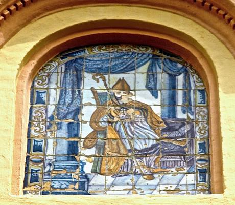 La cerámica de la torre de la Iglesia de San Isidoro.