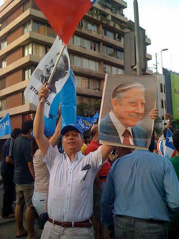 I love Pinochet. Devoción al dictador en la sociedad chilena
