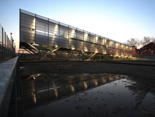 Zona Deportiva Salvador Espriu / Soldevila Arquitectos