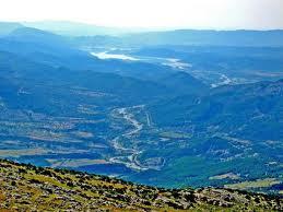 Viaje literario a.... Cinca Viaje literario a.... Cinca