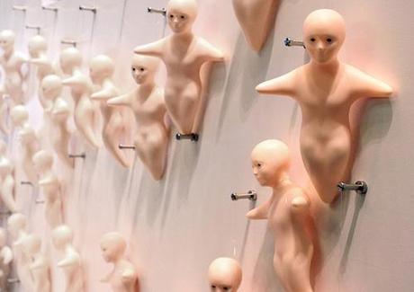 Elfoid, el teléfono móvil humanoide