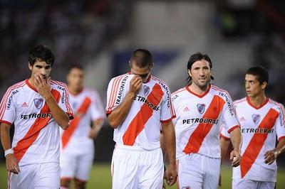 RIVER EMPATÓ Y RESIGNÓ LA PUNTA