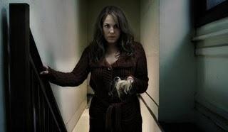 Two eyes staring (Zwart water)