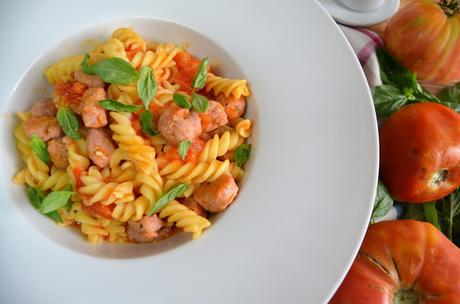 pasta, hélices pasta, hélices con salchichas y tomate, pasta hélices, recetas de pasta, pasta recetas, recetas con pasta, hélices pasta recetas, pasta hélices recetas, 