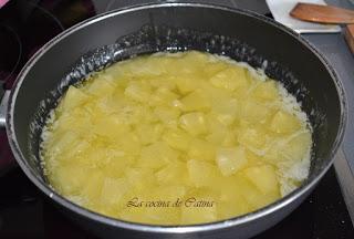 Tarta de piña con crema de almendra