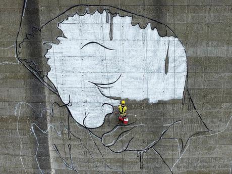 Mural de 47 metros por el dúo de artistas Ella y Pitr