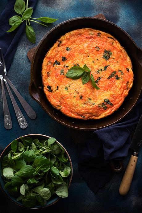 Frittata de chorizo, ajetes y enmental