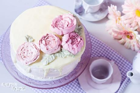 Drip Cake de Fresa con Crema de Merengue Suizo