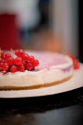 Tarta cebra de yogur y moras