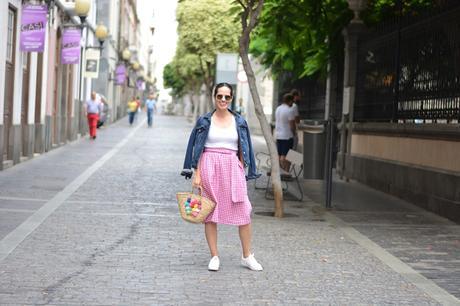 pink-vichy-skirt-outfit-street-style