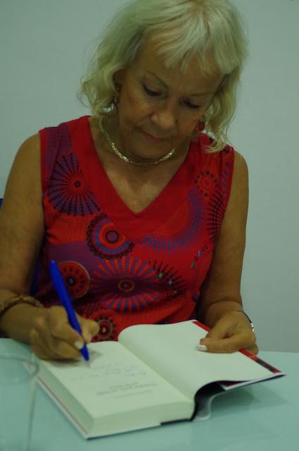 Entrevista a Monika Zgustova ( Vestidas para un baile en la nieve)