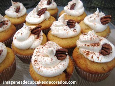 cupcakes de vainilla decorados buttercream