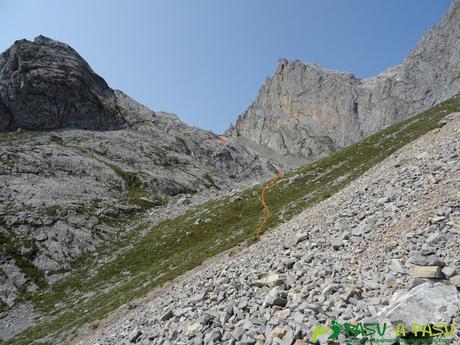 Ruta Torre Bermeja: Subiendo al Collado de Pambuches