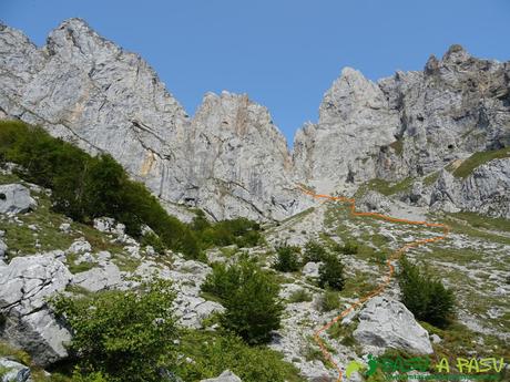 Ruta Torre Bermeja: Salida de la Fuente al Collado Pambuches