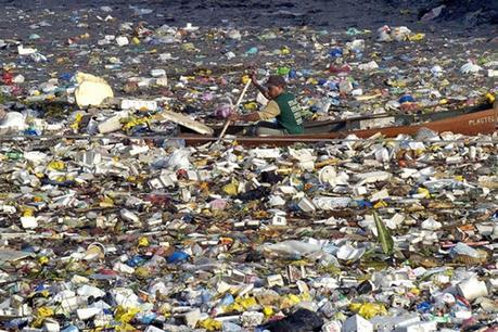 Islas Basura: Para el 2050 habrá más desperdicios que peces en el océano