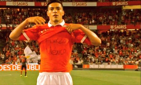 Raúl Jiménez marca con Benfica y manda un mensaje al pueblo mexicano