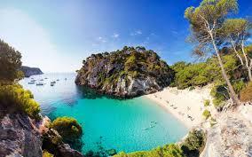 Menorca es la isla de los monumentos prehistóricos y las playas remotas y  tranquilas. Visitala..!!!  #Turtismo #España