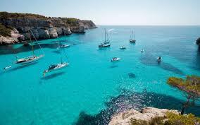 Menorca es la isla de los monumentos prehistóricos y las playas remotas y  tranquilas. Visitala..!!!  #Turtismo #España