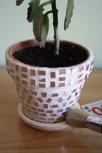 Diy: decorar una maceta con aguaplast