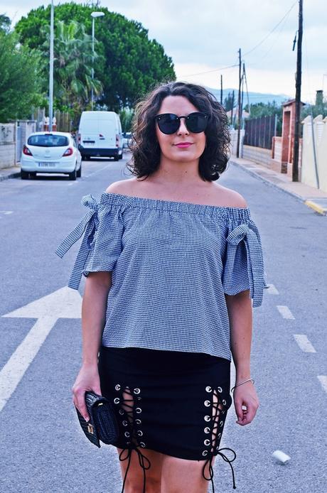 Todo al negro: Falda lace up