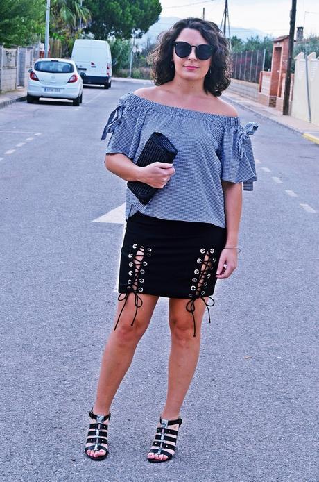 Todo al negro: Falda lace up