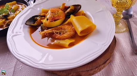 Guiso de mariscos con paccheri