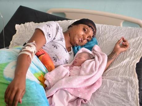 Madre pone nombre de María a niña parió en una casa por huracán.