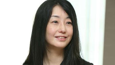 RESEÑA: El cielo es azul, la tierra blanca.