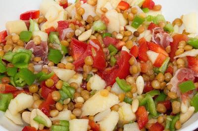 Ensalada de lentejas con pimiento y manzana